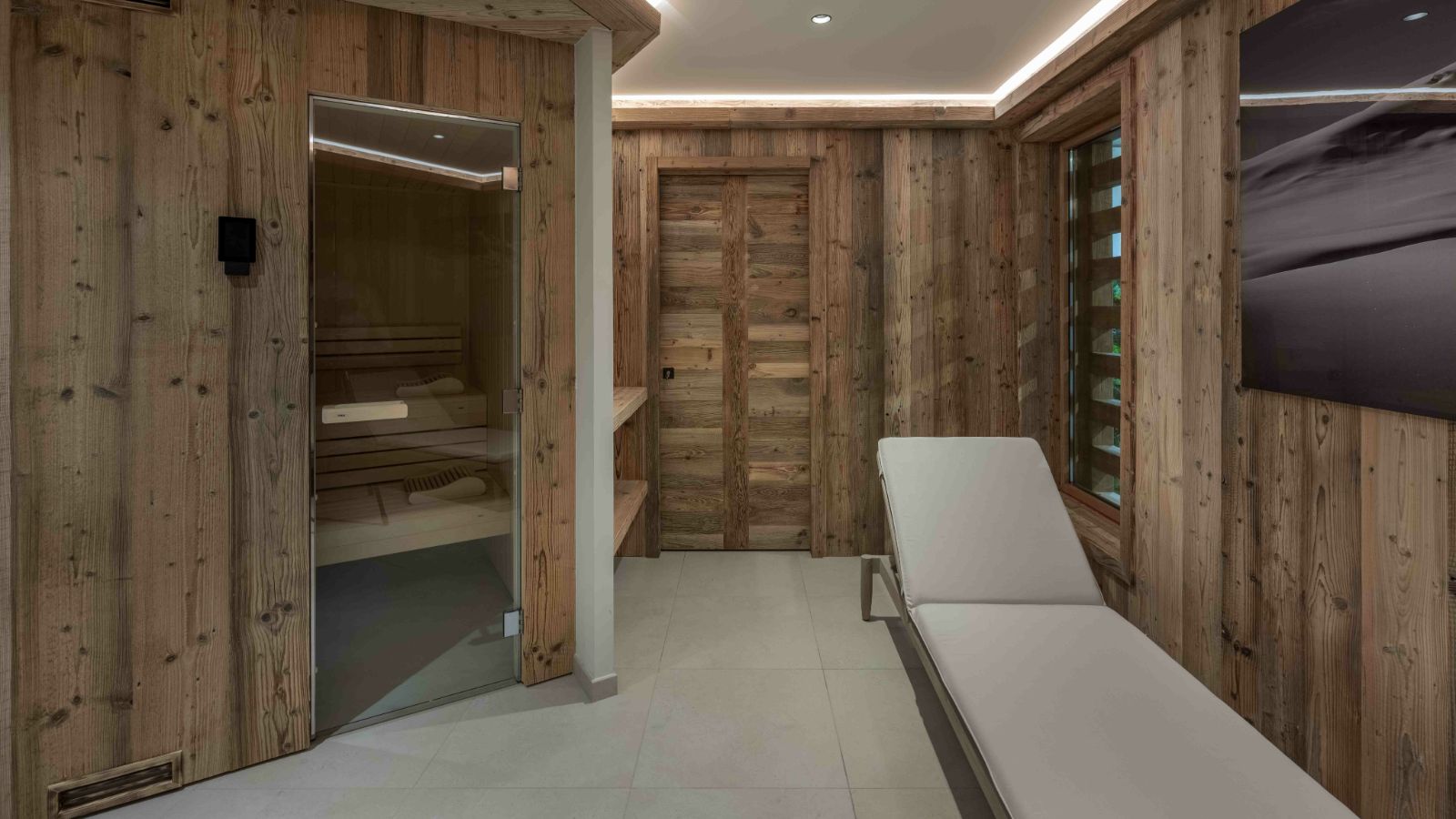 Luxury-Ski-Chalet-Courchevel-1850-Apartment-Le-Manej-8-Oxford-Ski-Spa.jpg