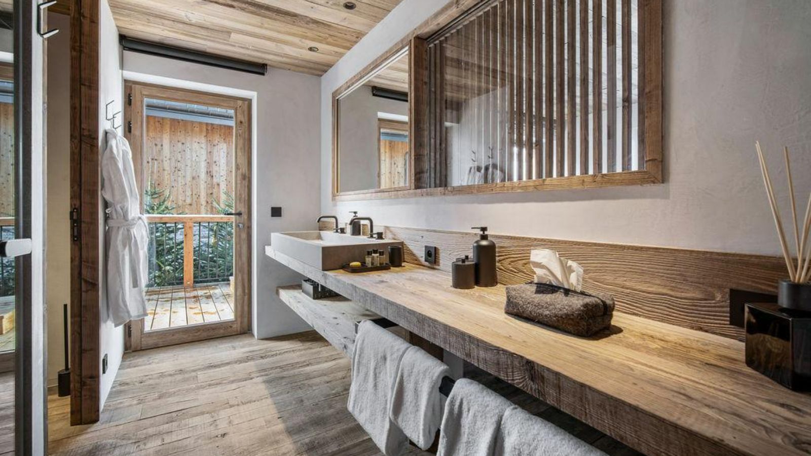 Luxury-Ski-Chalet-St-Martin-De-Belleville-Chalet-Eden-Oxford-Ski-Bathroom.jpg