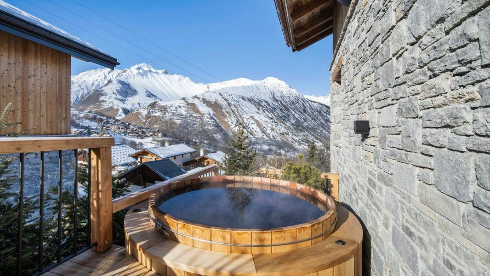 Luxury-Ski-Chalet-St-Martin-De-Belleville-Chalet-Eden-Oxford-Ski-Hot-Tub.jpg