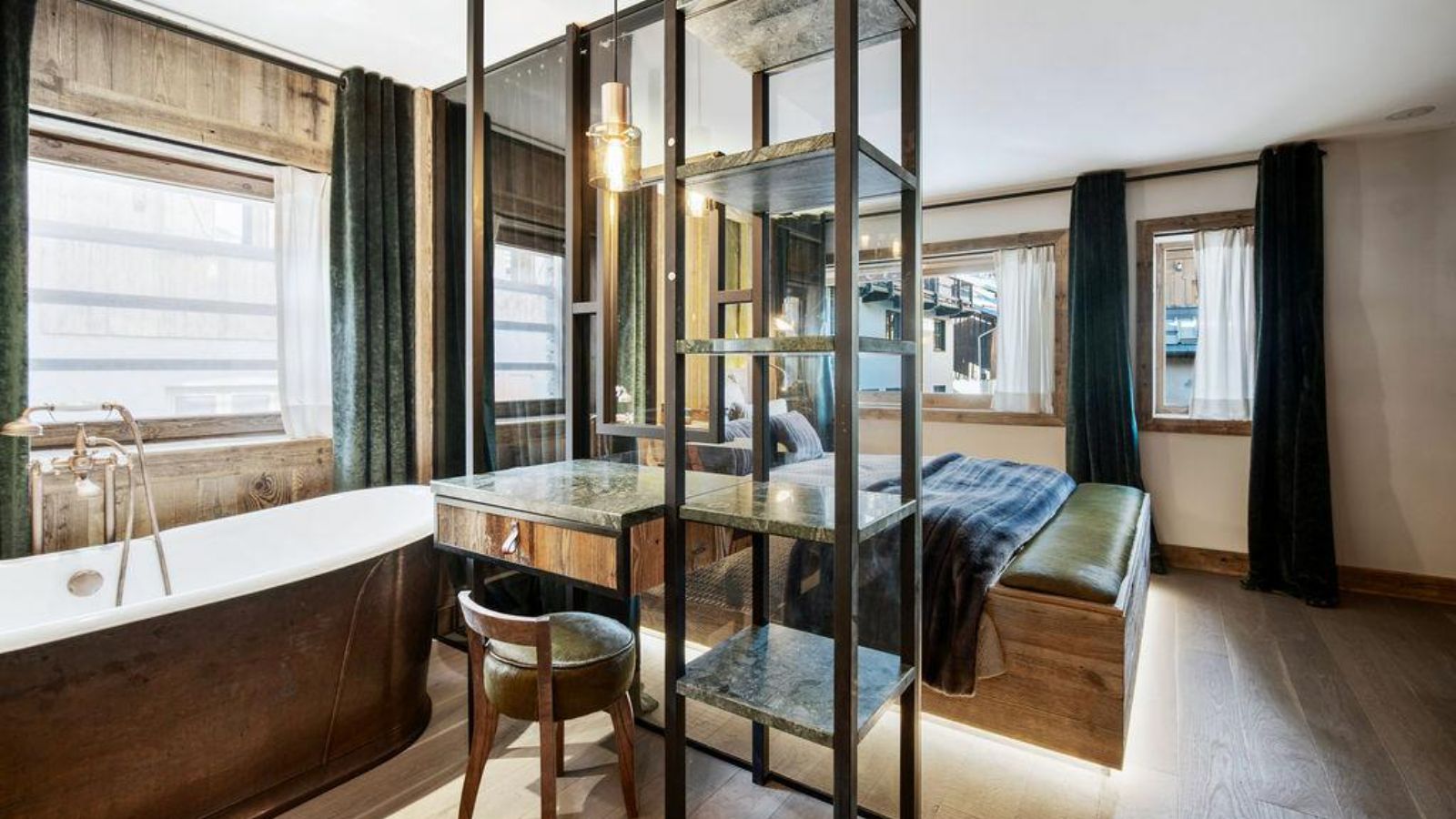 luxury-ski-chalet-courchevel la praz-chalet notre refuge-oxford-ski-bedroom 2.jpg