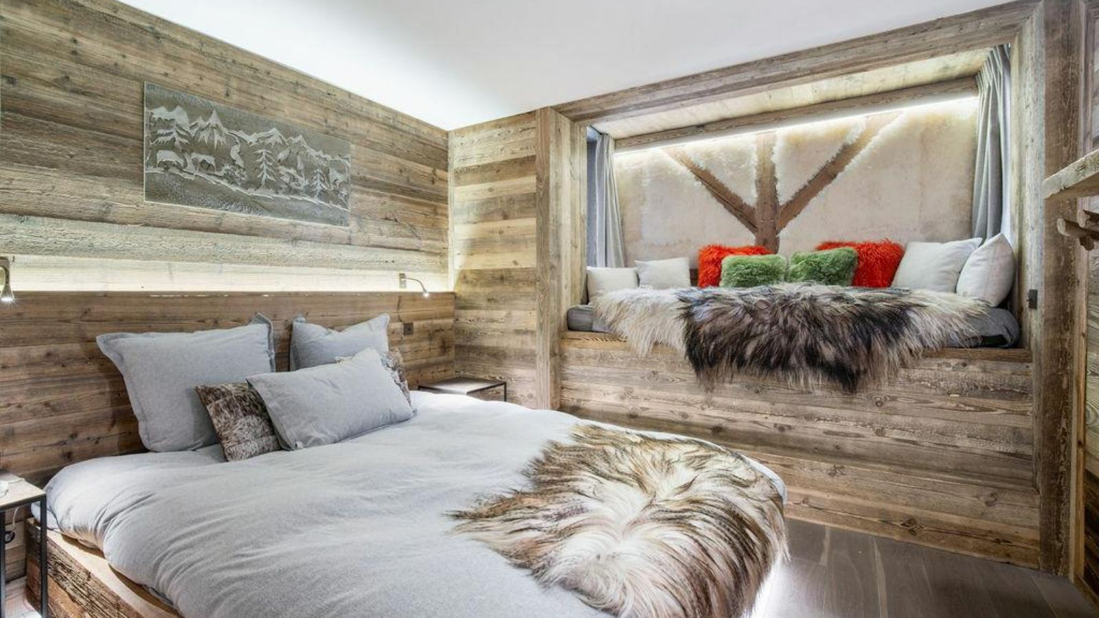 luxury-ski-chalet-courchevel la praz-chalet notre refuge-oxford-ski-bedroom 3.jpg