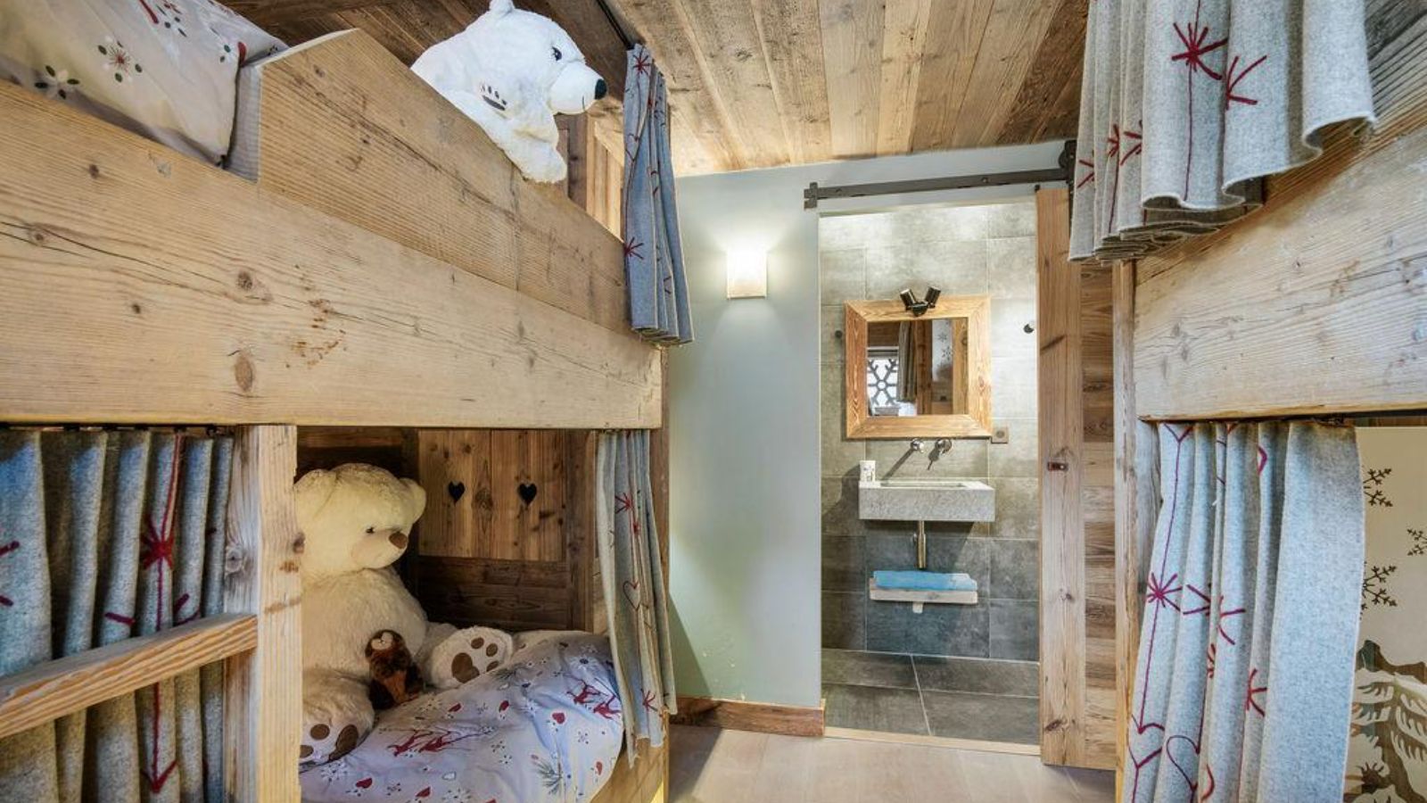 luxury-ski-chalet-courchevel la praz-chalet notre refuge-oxford-ski-bunk room.jpg