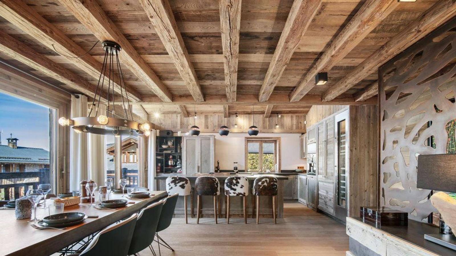 luxury-ski-chalet-courchevel la praz-chalet notre refuge-oxford-ski-dining and breakfast bar.jpg