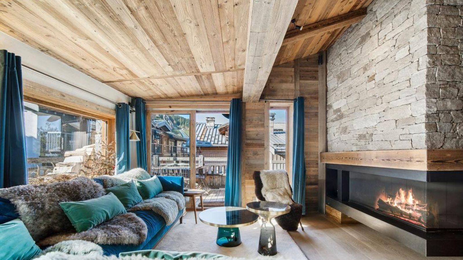 luxury-ski-chalet-courchevel la praz-chalet notre refuge-oxford-ski-fireplace.jpg