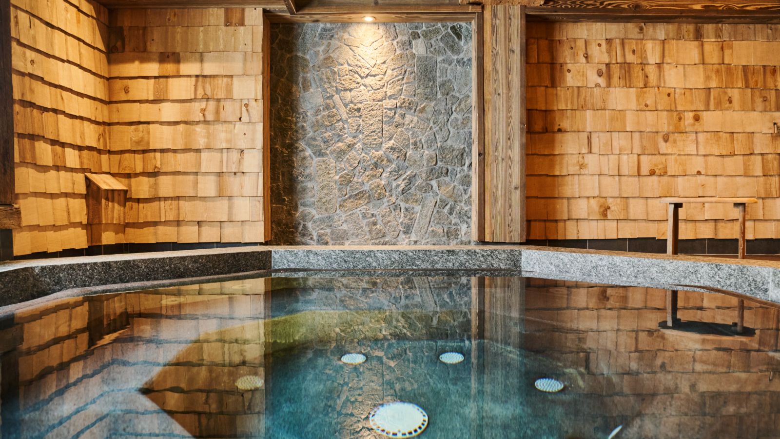 luxury-ski-hotels-tignes-les-suites-maison-bouvier-oxford-ski-spa (2).jpg