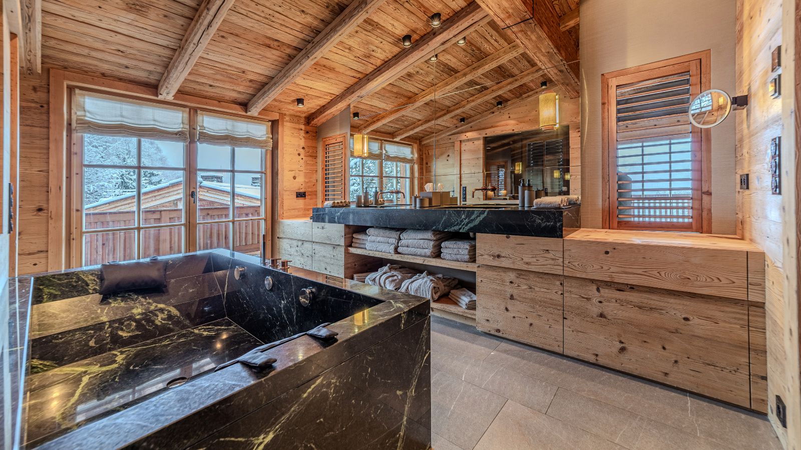 luxury-ski-chalets-kitzbuhel-montana-oxford-ski-master-suite (3).jpg