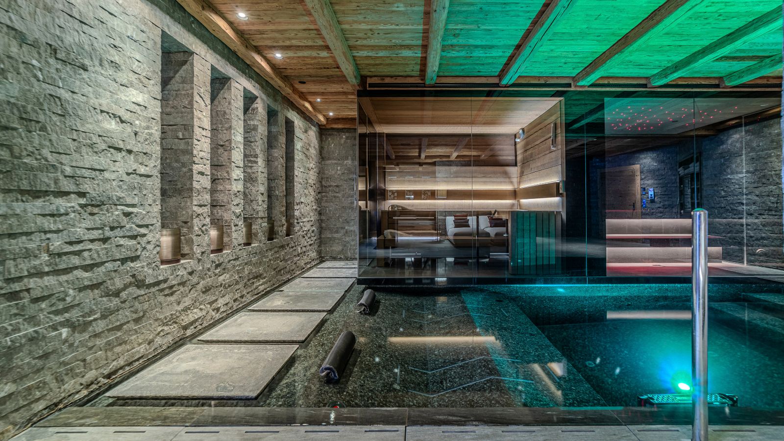 luxury-ski-chalets-kitzbuhel-montana-oxford-ski-spa (3).jpg