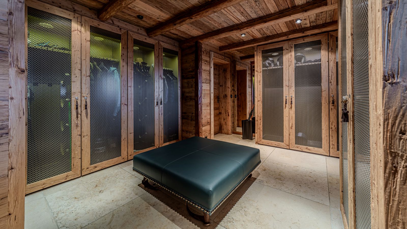 luxury-ski-chalets-kitzbuhel-montana-oxford-ski (2).jpg