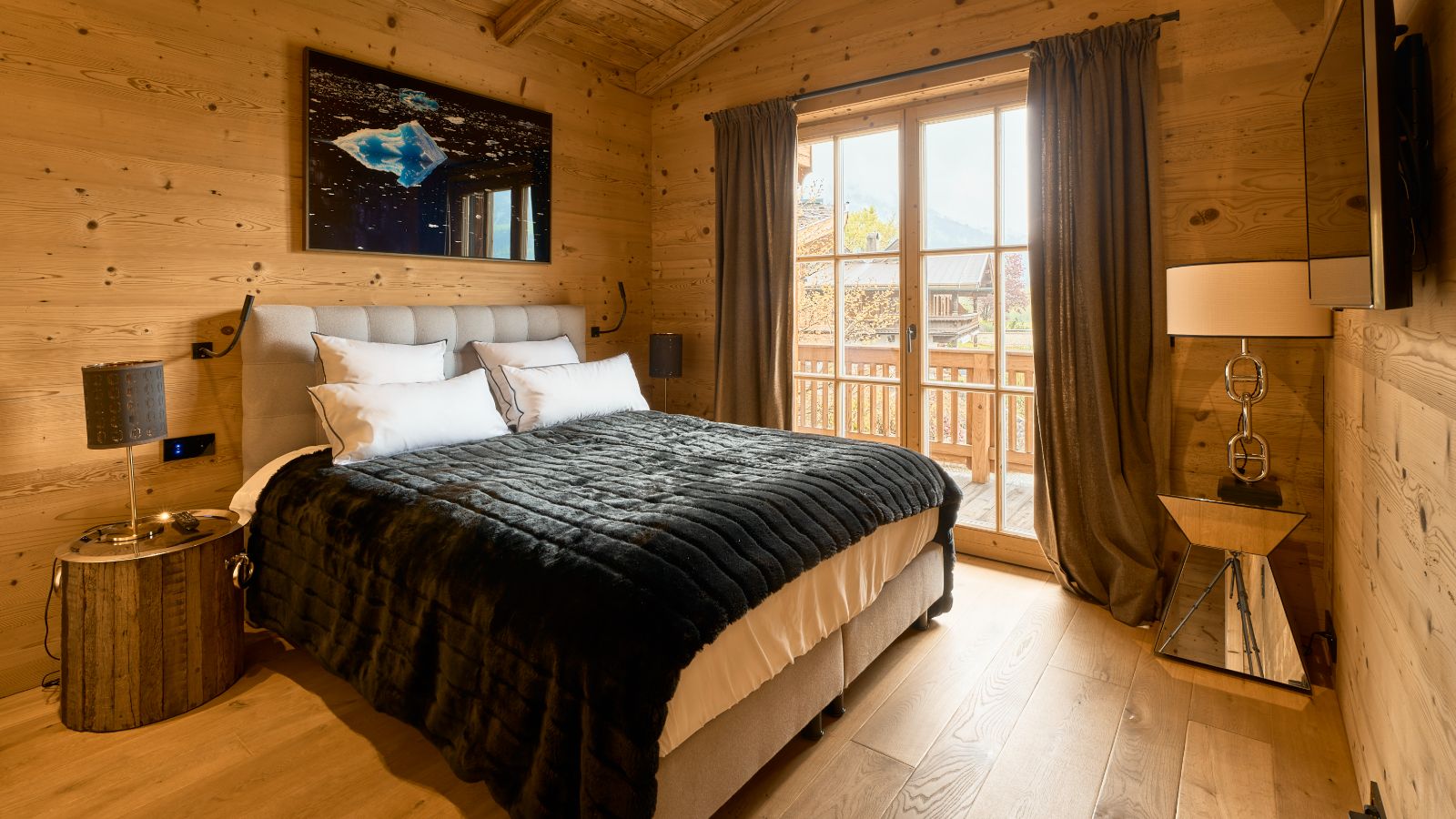 luxury-ski-chalets-kitzbuhel-montana-oxford-ski-bedroom7 (2).jpg