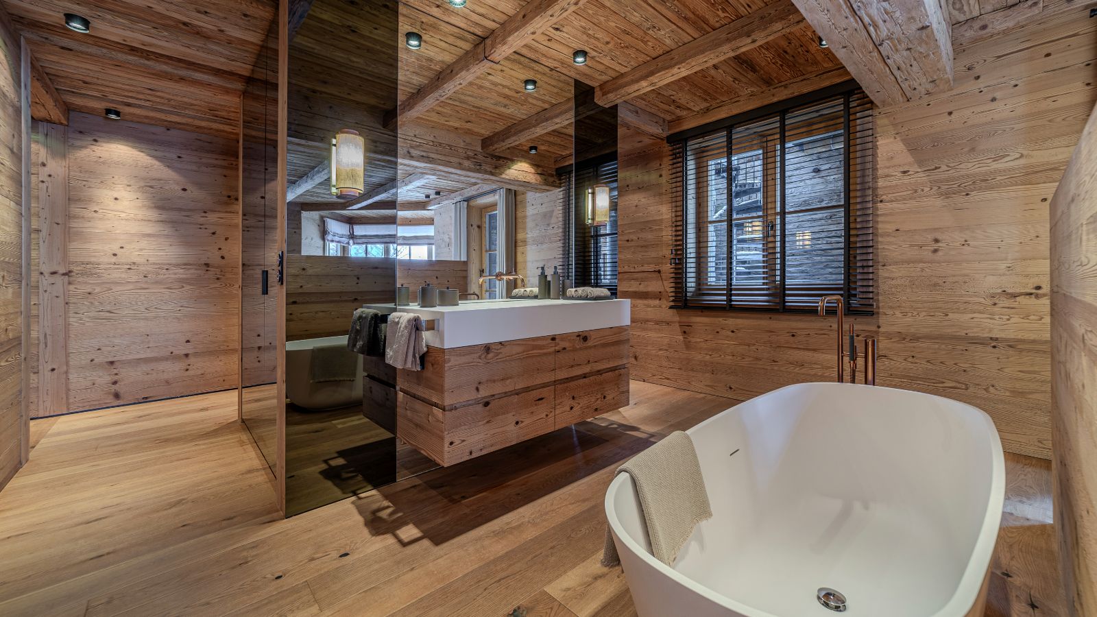 luxury-ski-chalets-kitzbuhel-montana-oxford-ski-bedroom3 (4).jpg