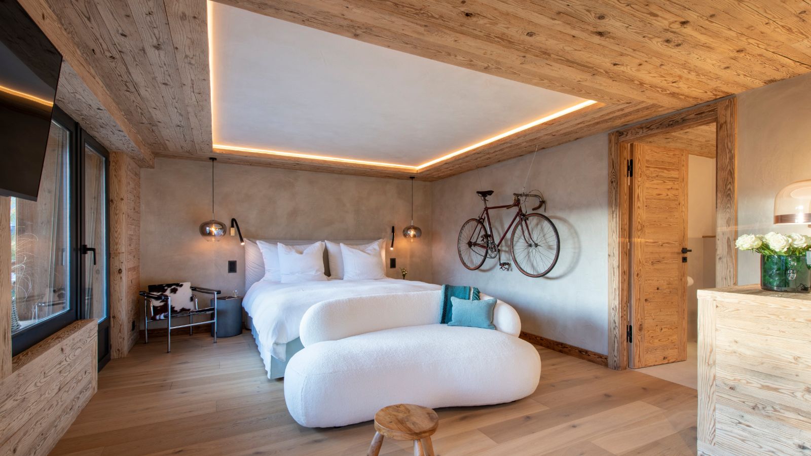 Apartment Madelia-Bedroom 1-Luxury Ski Chalet- Oxford Ski.jpg