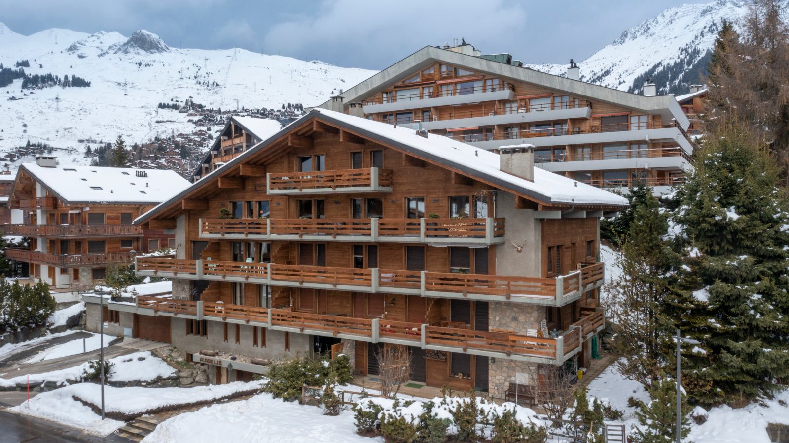 Apartment Madelia-Exterior-Luxury Ski Chalet- Oxford Ski.jpg