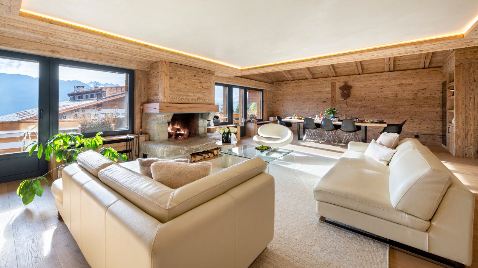 Apartment Madelia-Fire place-Luxury Ski Chalet- Oxford Ski.jpg