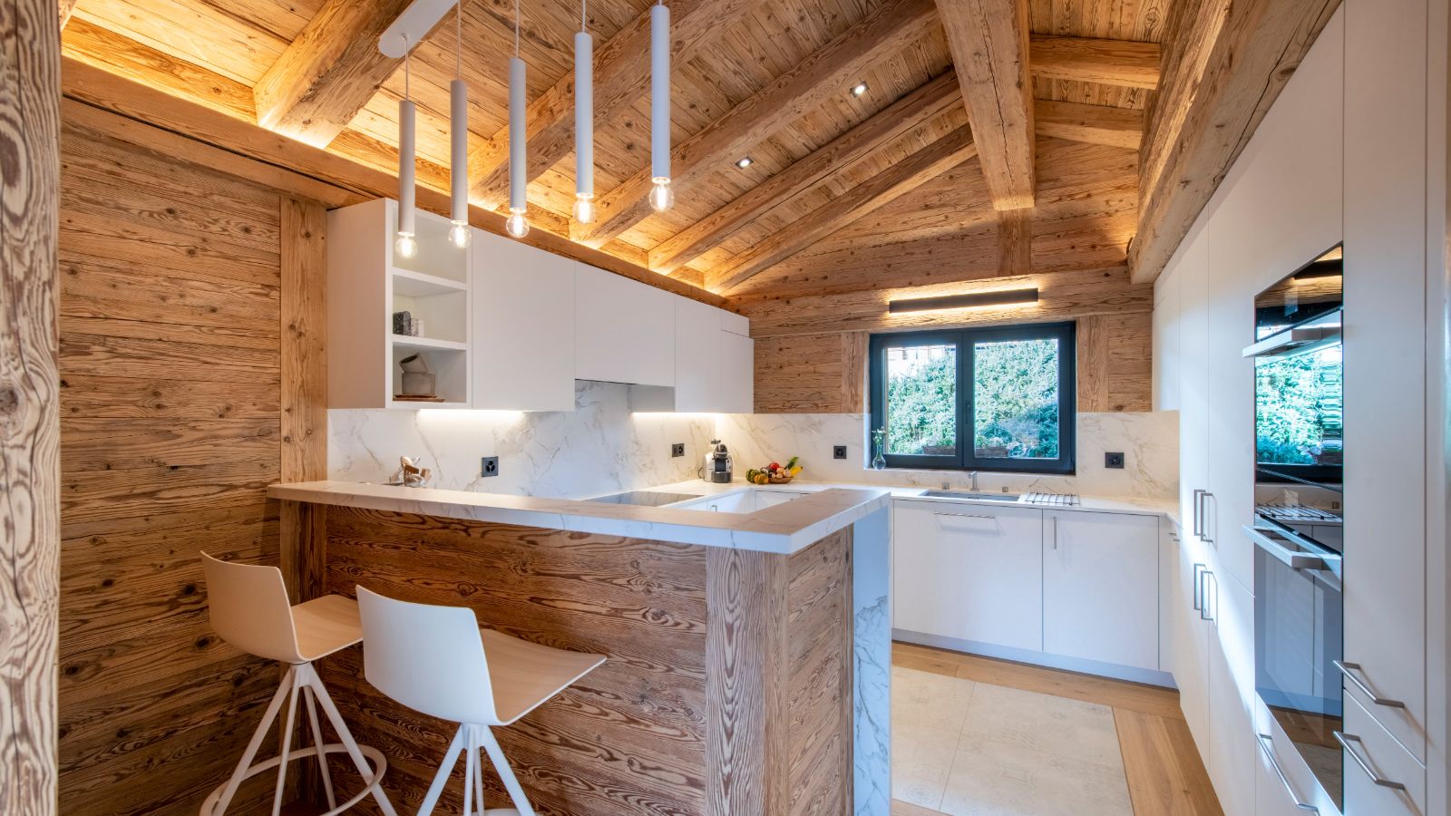 Apartment Madelia-Kitchen-Luxury Ski Chalet- Oxford Ski.jpg