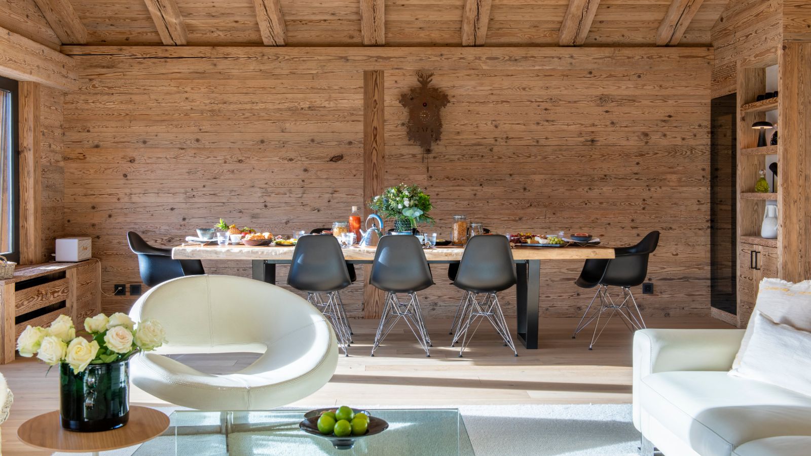 Apartment Madelia-LivingDining-Luxury Ski Chalet- Oxford Ski.jpg