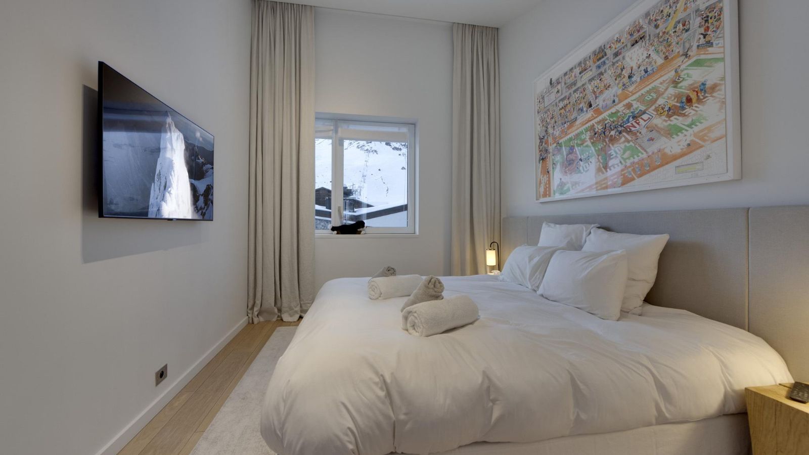 luxury-ski-chalet-tignes-chalet-ornate-oxford-ski-bedroom (1).jpg