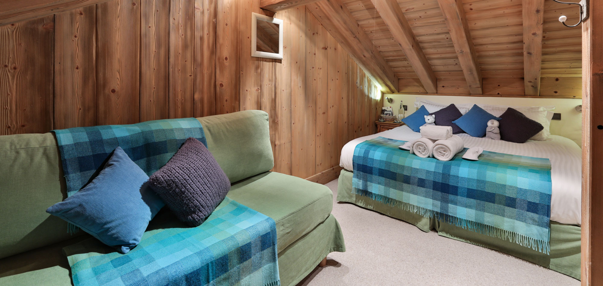luxury_ski_chalet_du_vallon_oxford_ski_bedroom13.jpg