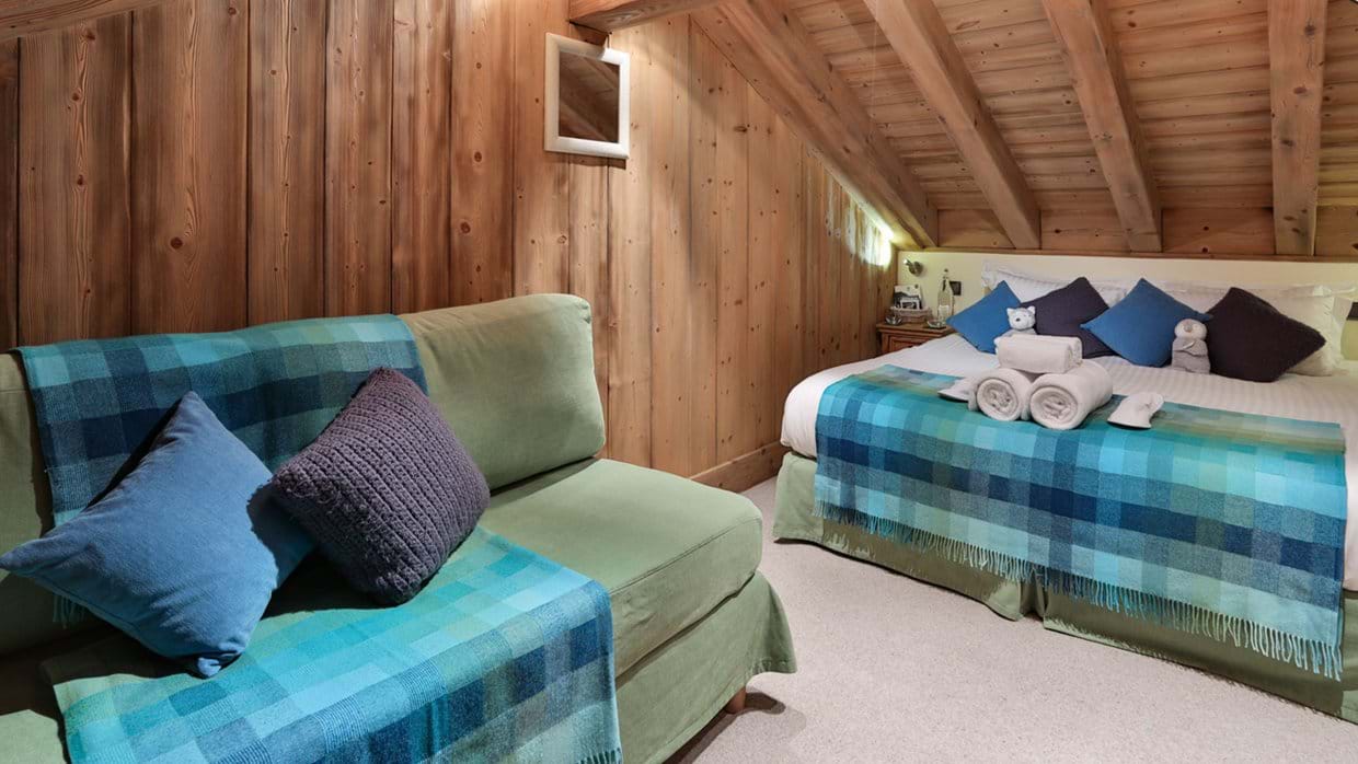 luxury_ski_chalet_du_vallon_oxford_ski_bedroom13.jpg
