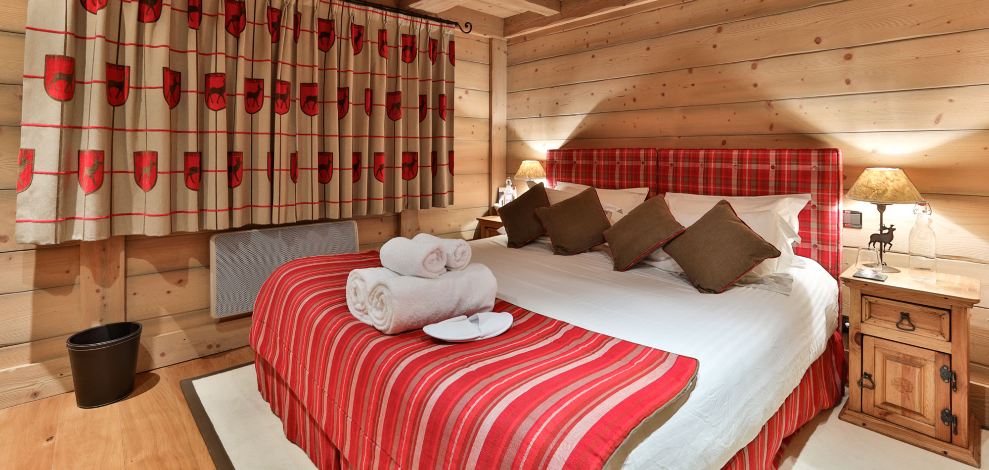 luxury_ski_chalet_du_vallon_oxford_ski_bedroom10.jpg