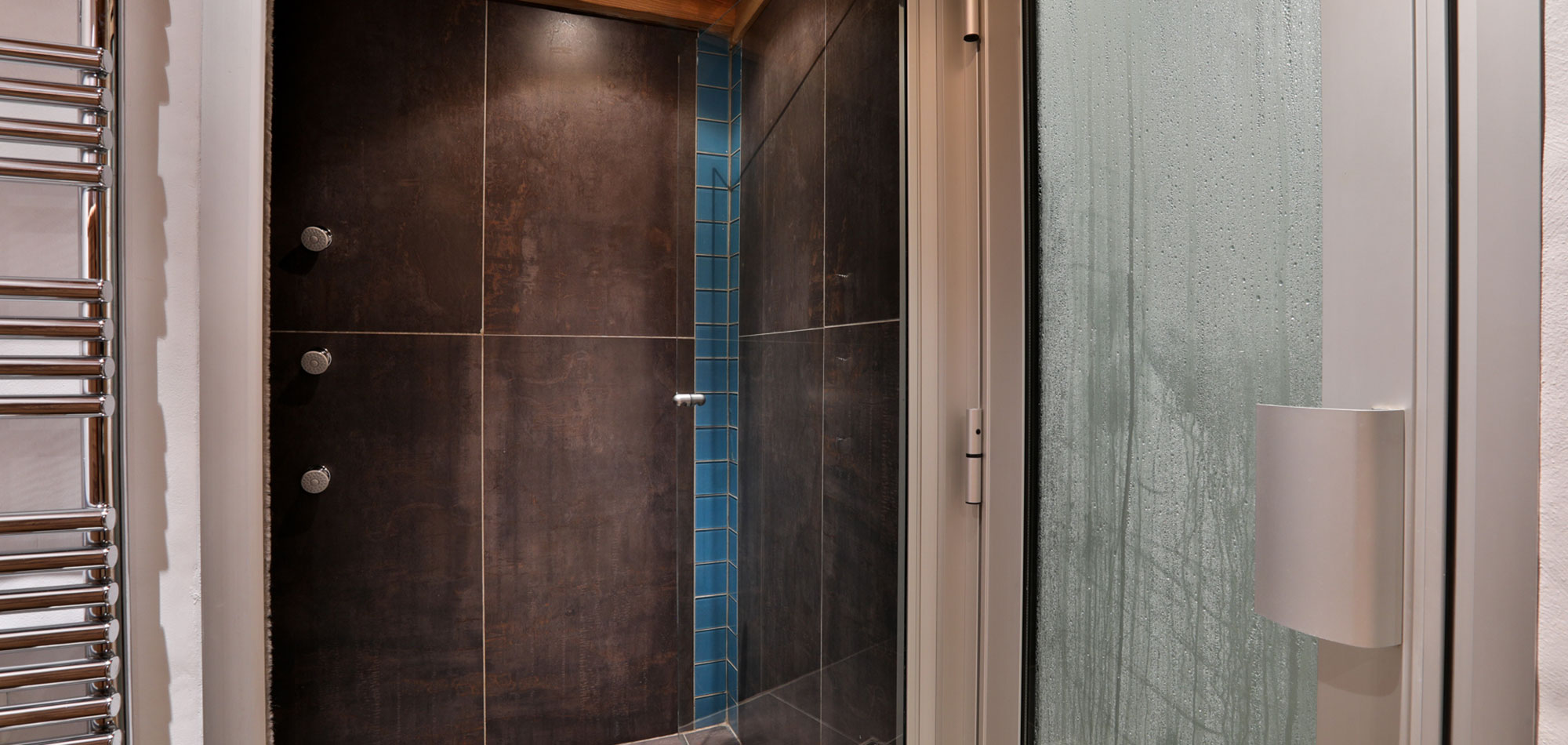 luxury_ski_chalet_du_vallon_oxford_ski_steam_room.jpg