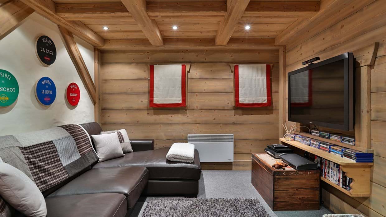 luxury_ski_chalet_du_vallon_oxford_ski_tv_room2.jpg