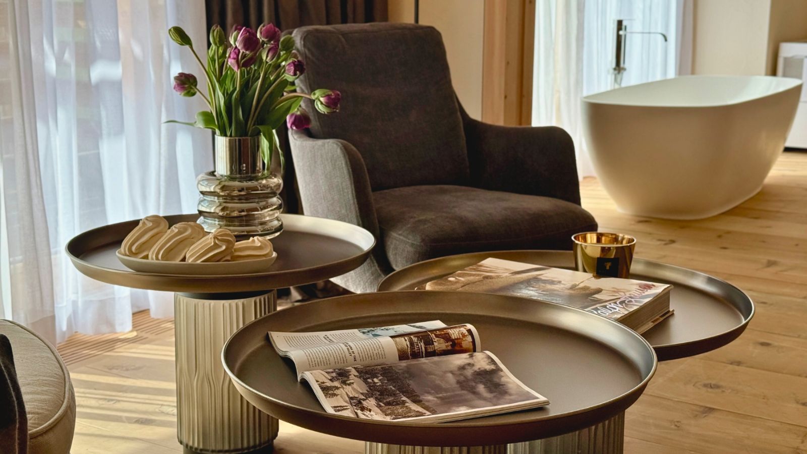 luxury-ski-chalet-st-moritz-chesa-laret-oxford-ski-bedroom1 (4).jpg