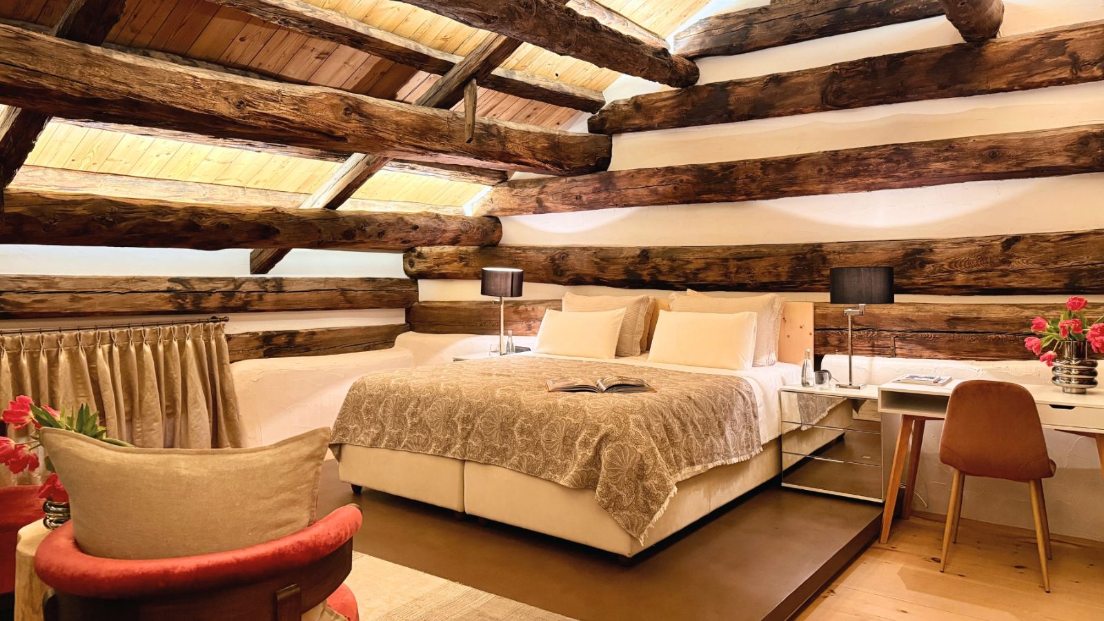 luxury-ski-chalet-st-moritz-chesa-laret-oxford-ski-bedroom7.jpg