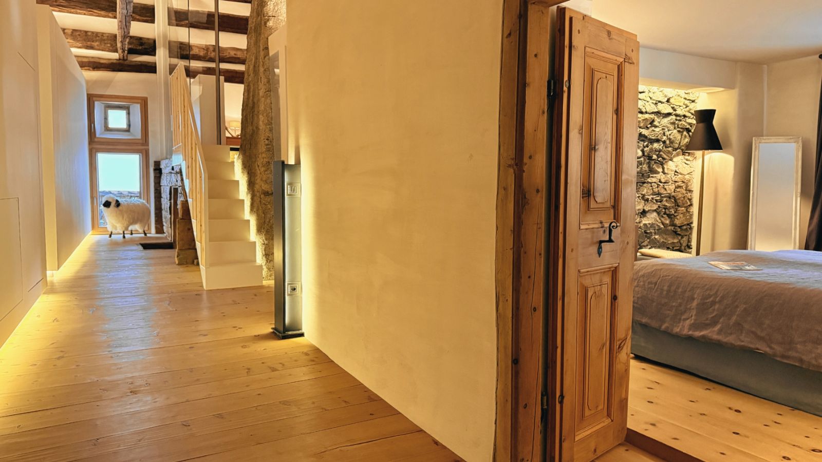 luxury-ski-chalet-st-moritz-chesa-laret-oxford-ski-kitchen (2).jpg