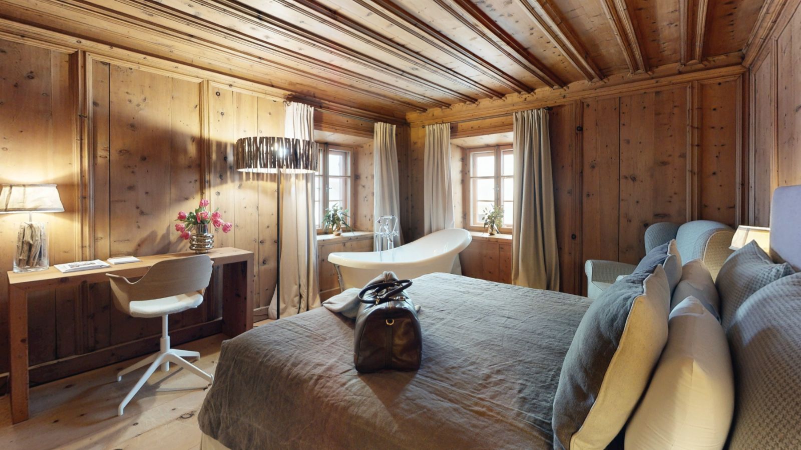 luxury-ski-chalet-st-moritz-chesa-laret-oxford-ski-bedroom4 (2).jpg