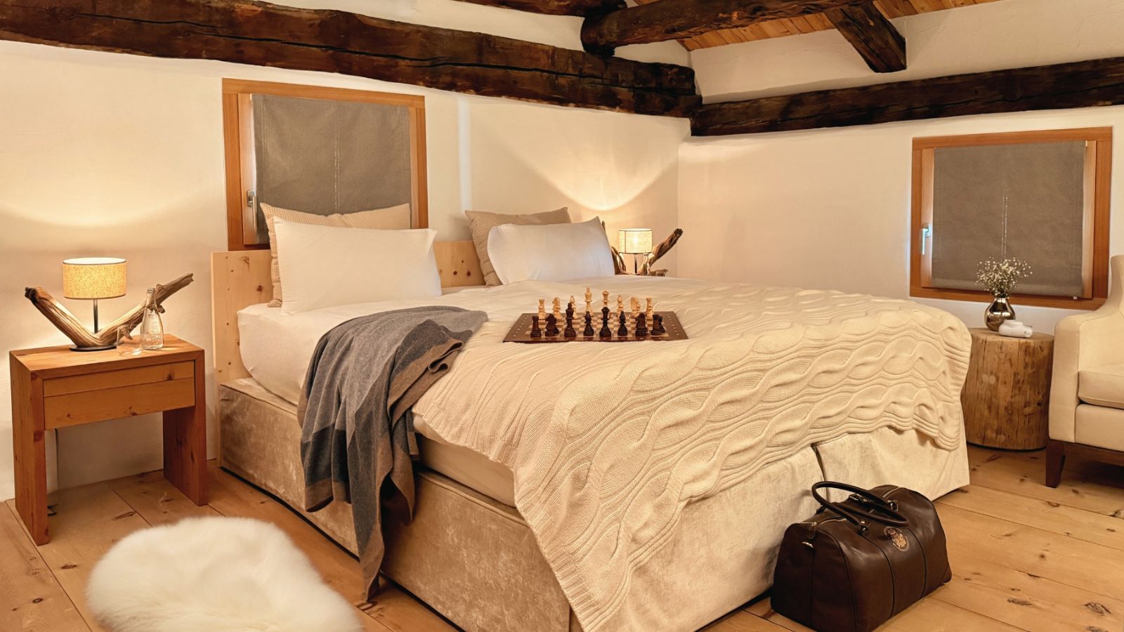 luxury-ski-chalet-st-moritz-chesa-laret-oxford-ski-bedroom5.jpg