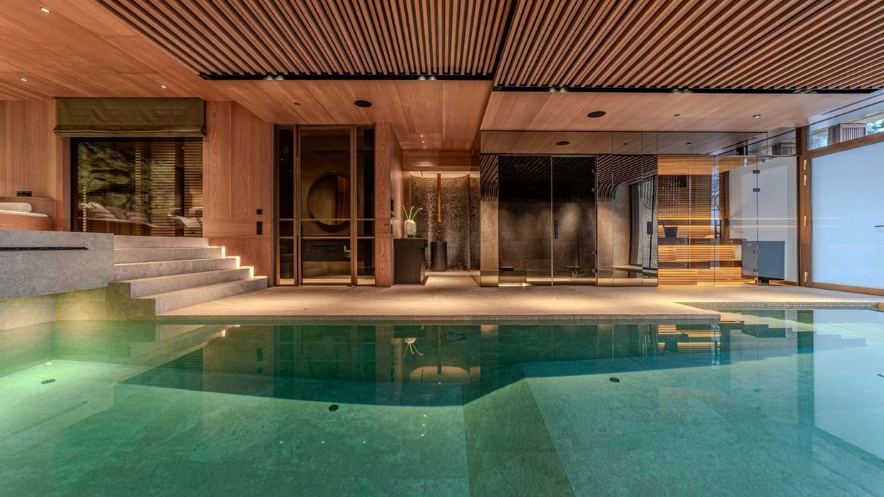 Montana Estate-Upper Chalet- Spa 1 -Luxury Ski Chalet- Oxford Ski.jpg