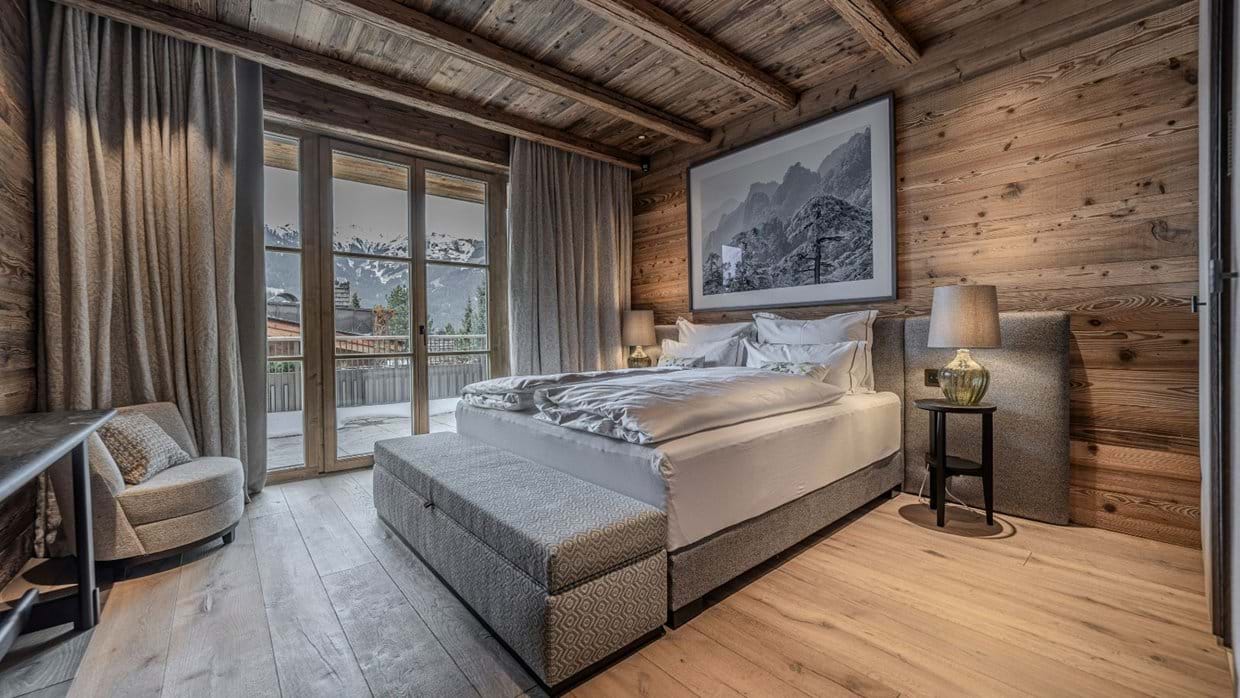 Montana Estate-Upper Chalet-Bedroom 3-Luxury Ski Chalet- Oxford Ski.jpg