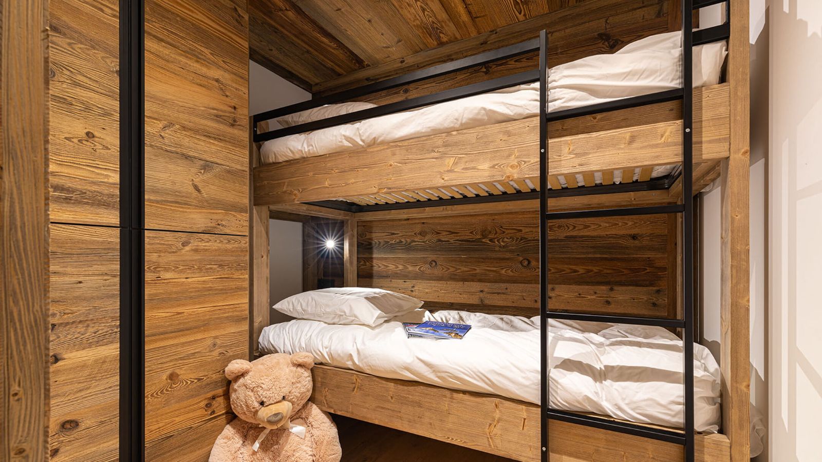 Luxury-Ski-Chalet-St-Gervais-Chalet-Le-Dome-Oxford-Ski-Bunk-Bedroom.jpg