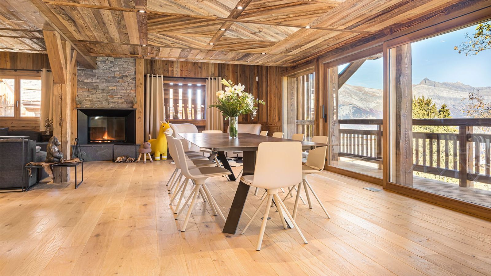 Luxury-Ski-Chalet-St-Gervais-Chalet-Le-Dome-Oxford-Ski-Dining.jpg