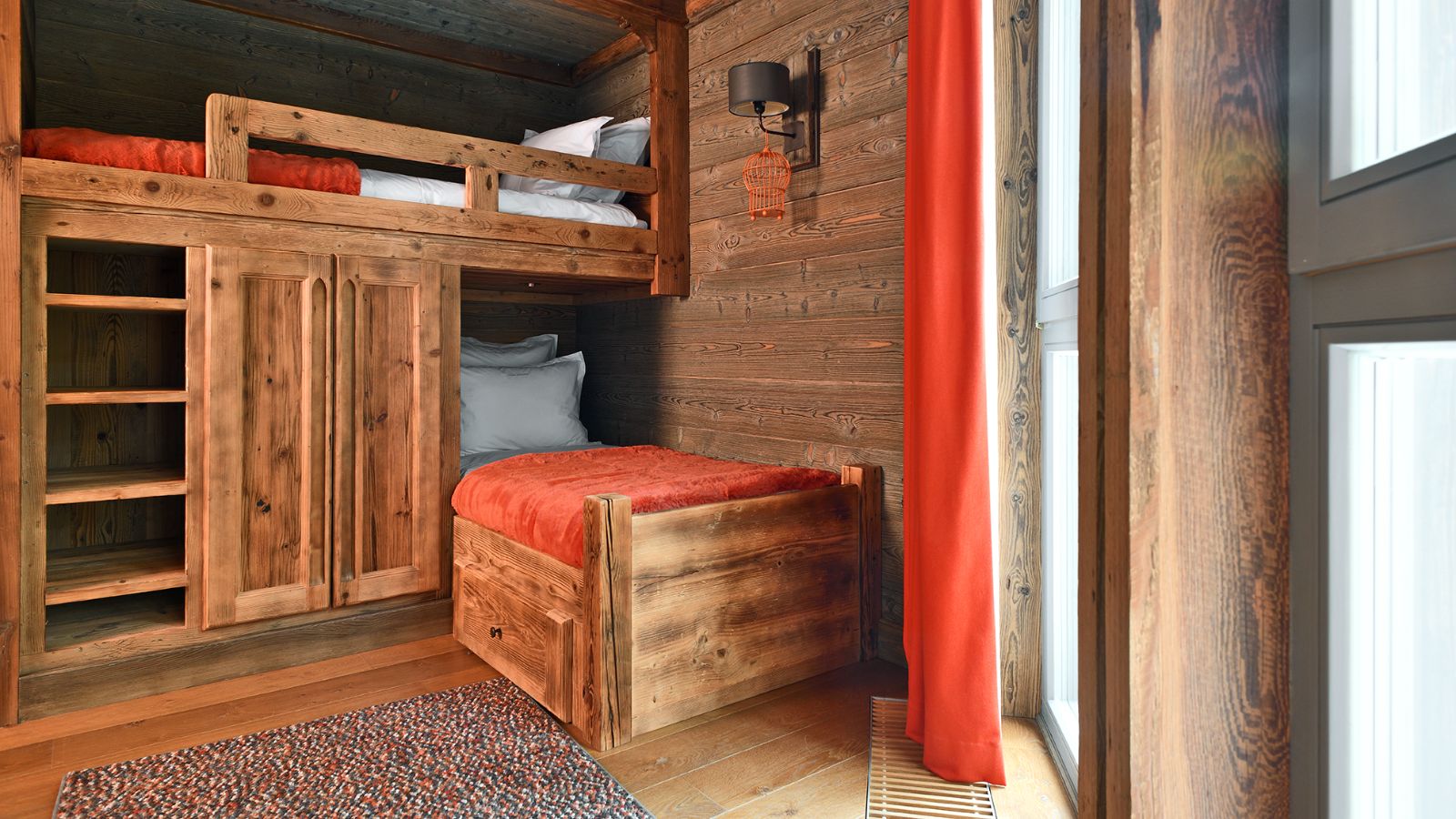 Luxury-Ski-Chalet-Courchevel-1650-Labaobou-Oxford-Ski-Bunk-Bedroom (15).jpg