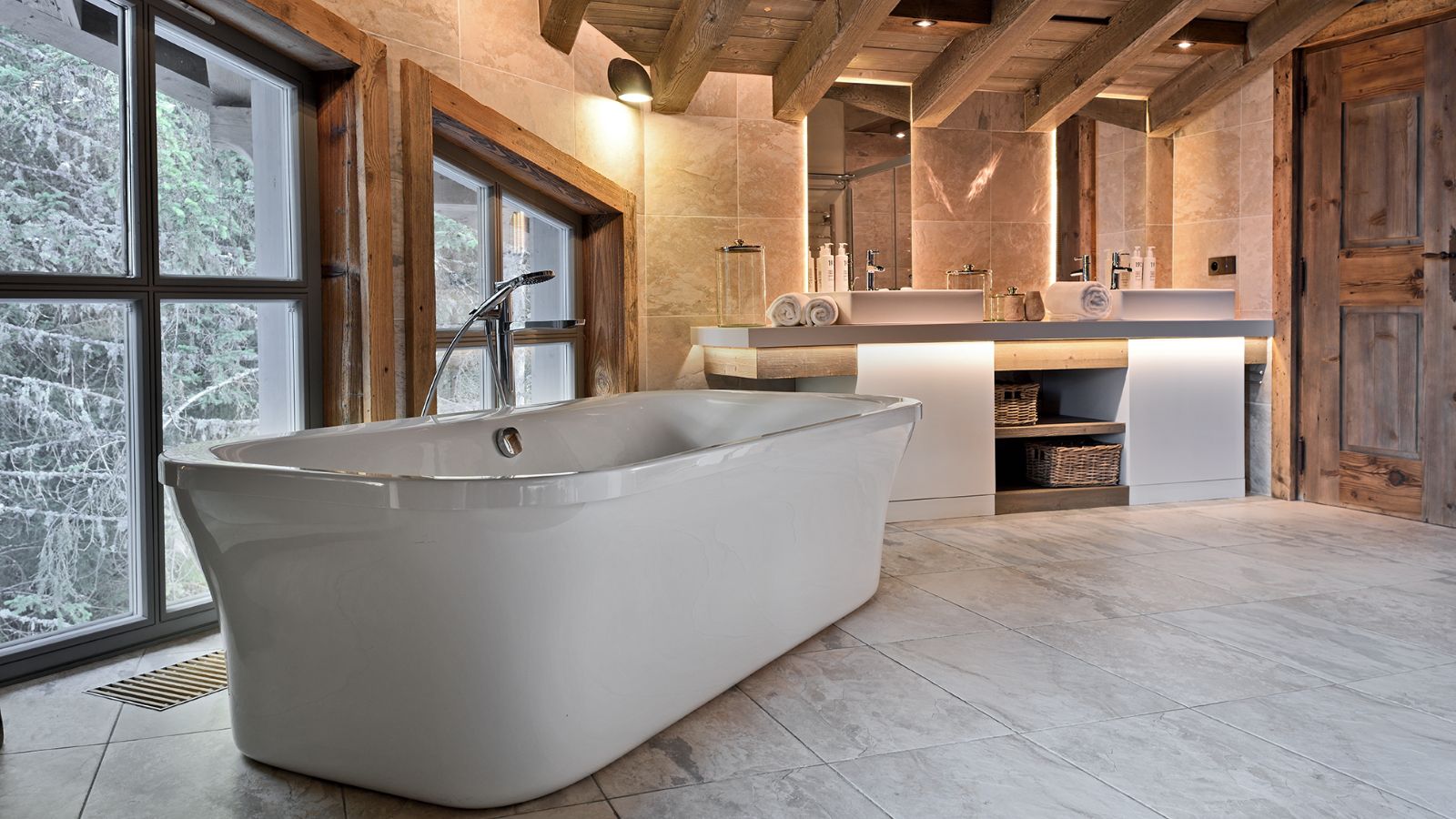 Luxury-Ski-Chalet-Courchevel-1650-Labaobou-Oxford-Ski-Suite-Bathroom.jpg