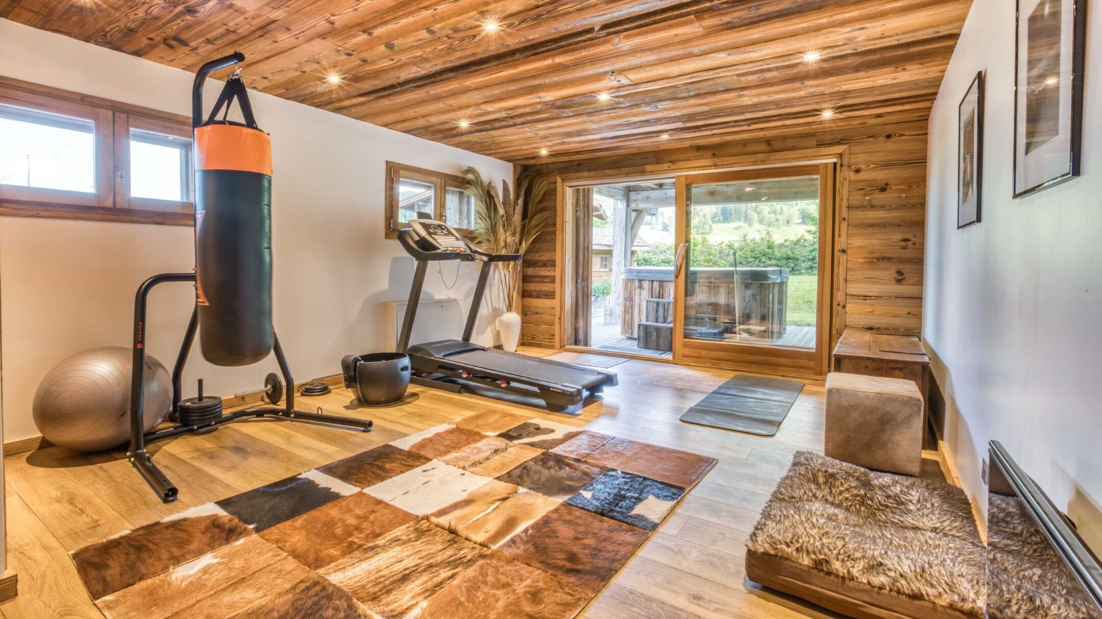 Luxury-Ski-Chalet-Megeve-Chalet-Le-Yack-Oxford-Ski-Gym.jpg