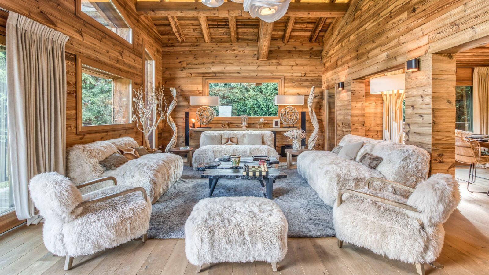 Luxury-Ski-Chalet-Megeve-Chalet-Le-Yack-Oxford-Ski-Lounge.jpg
