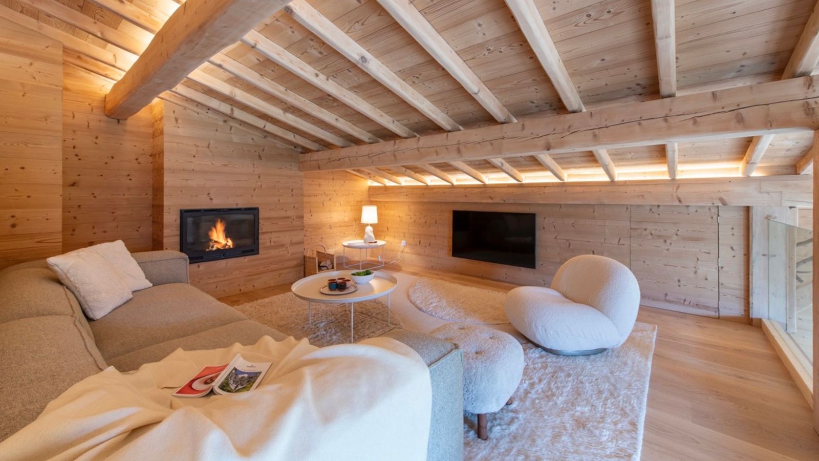 Luxury-Ski-Chalet-Megeve-Chalet-Taiga-Oxford-Ski-Lounge3.jpg