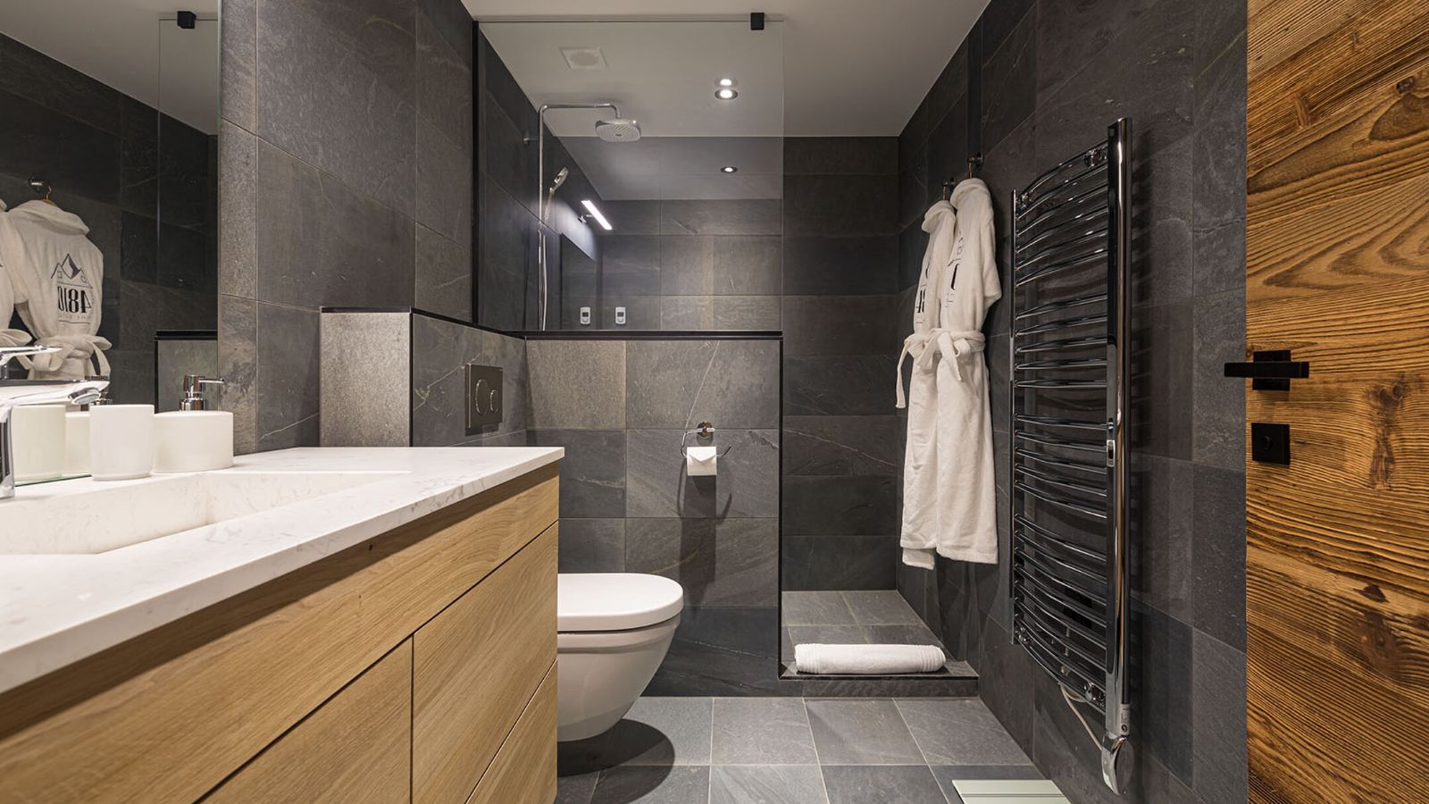 Luxury-Ski-Chalet-St-Gervais-Chalet-Le-Dome-Oxford-Ski-Bathroom.jpg