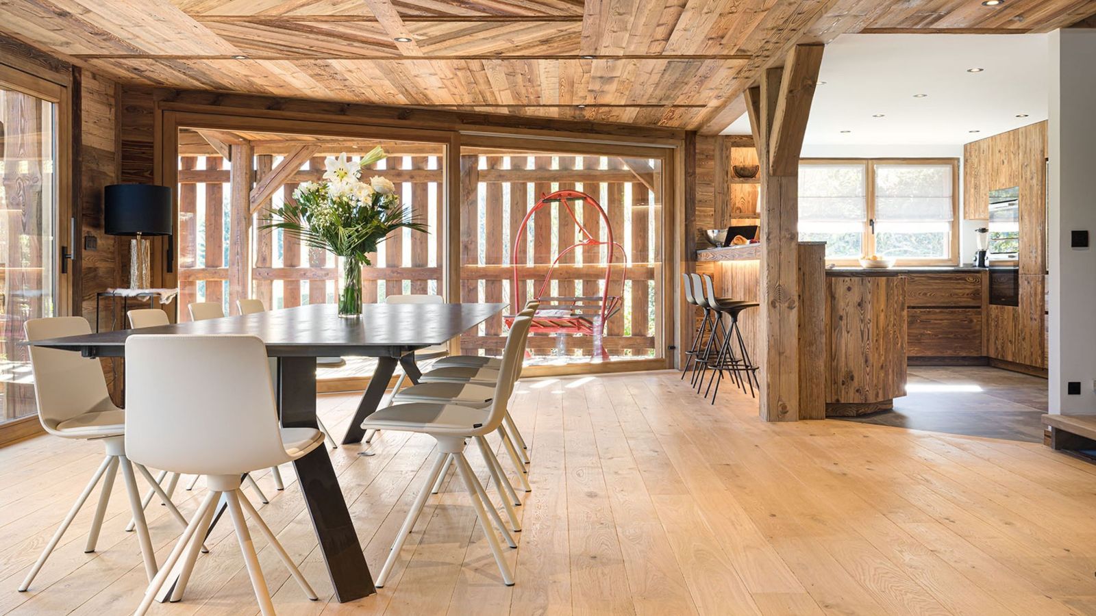 Luxury-Ski-Chalet-St-Gervais-Chalet-Le-Dome-Oxford-Ski-Lounge (1).jpg