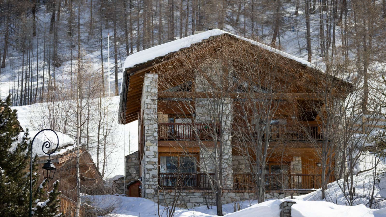 Chalet Elepant Blanc- Exterior- Luxury Ski Chalet Val d'isere- Oxford Ski.jpg