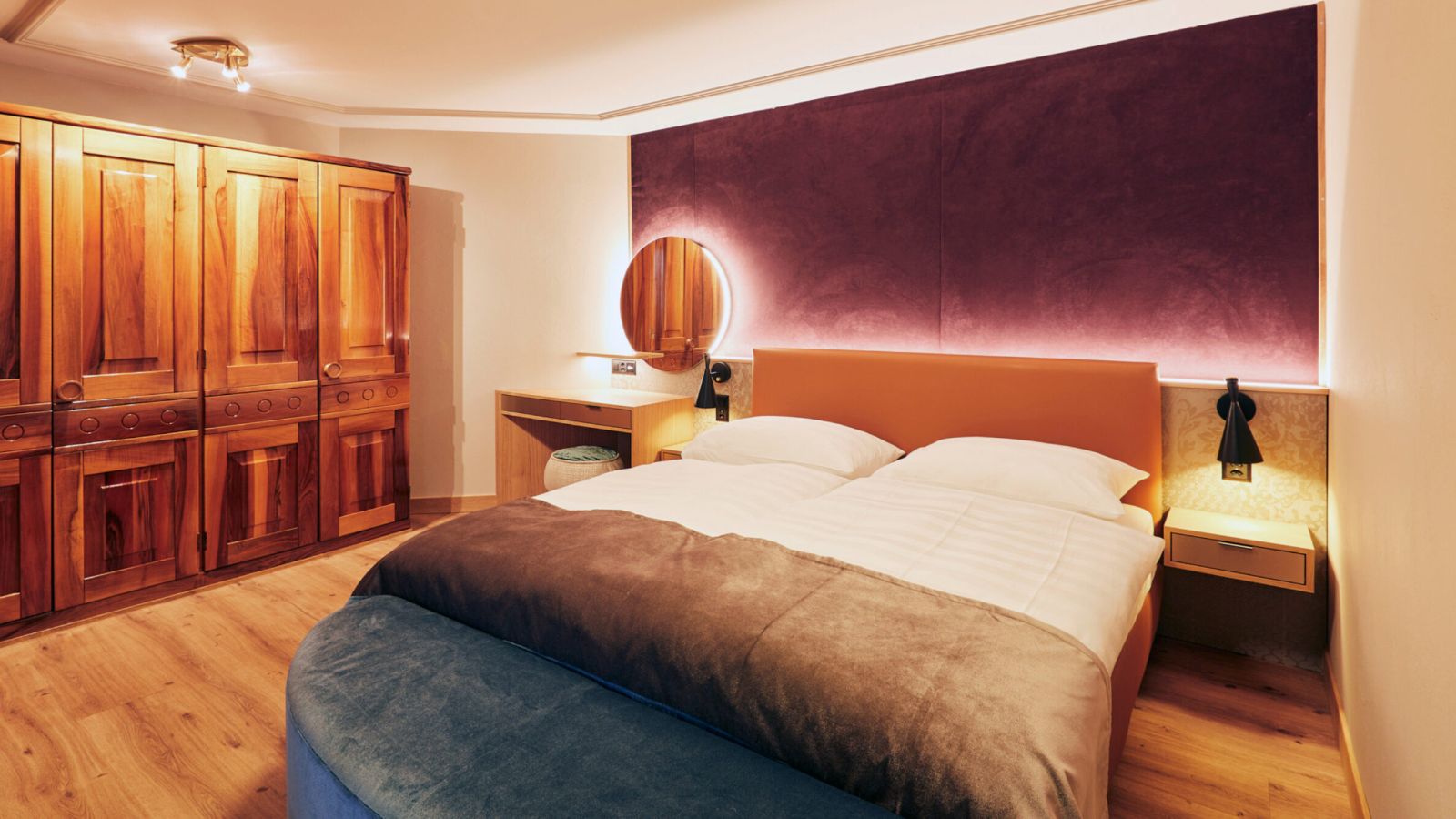 Hotel Alex - Room 2 (1).jpg