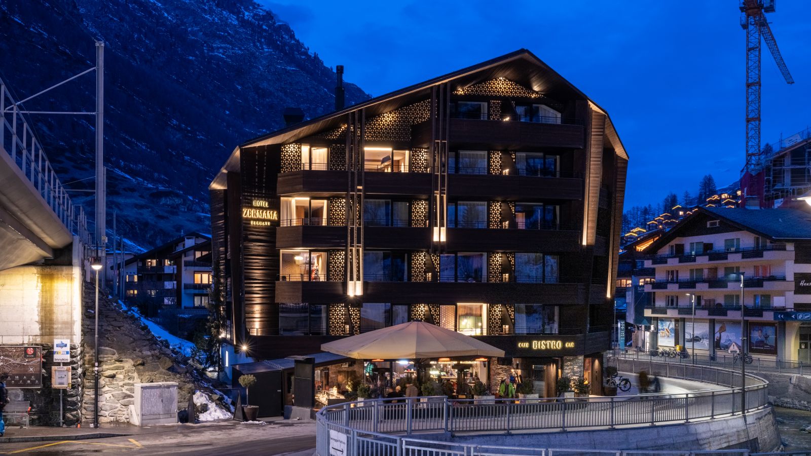 luxury-ski-chalets-zermatt-zermama-oxford-ski-external-night (3).jpg