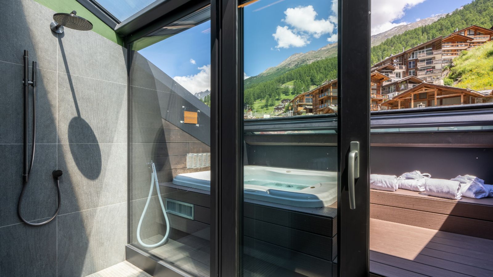 luxury-ski-chalets-zermatt-zermama-oxford-ski-hot-tub.jpg