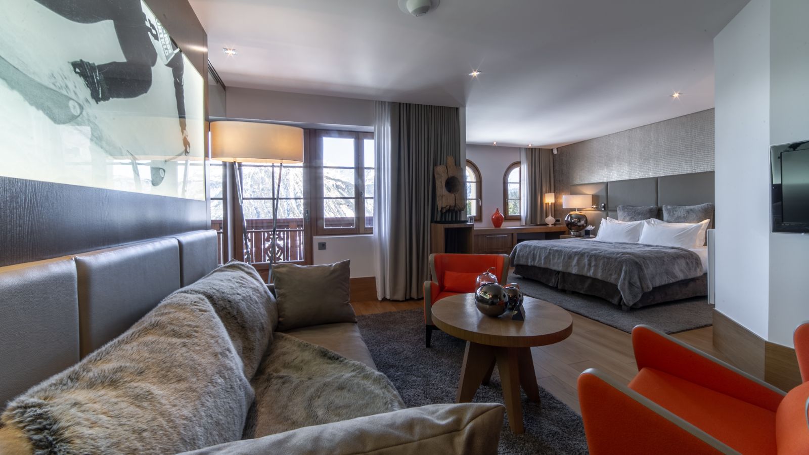 Luxury-Ski-Hotel-Courchevel-1850-Hotel-Le-Strato-Oxford-Ski-Bedroom (12).jpg
