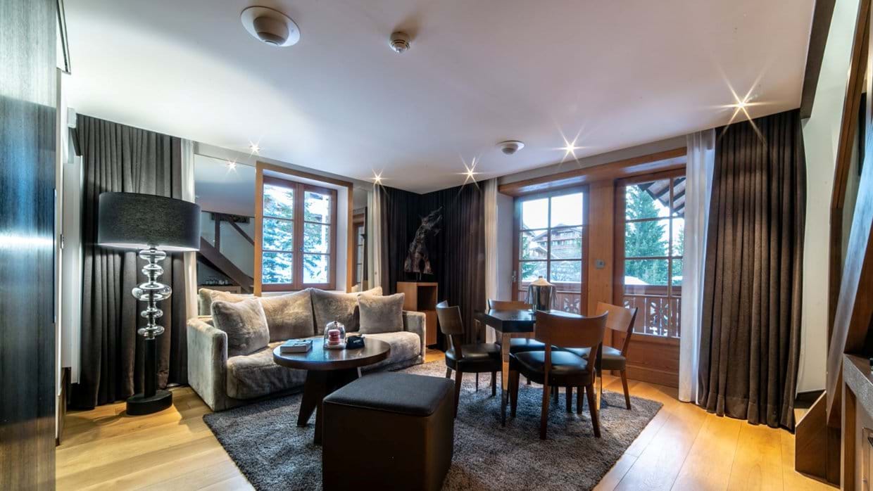 Luxury-Ski-Hotel-Courchevel-1850-Hotel-Le-Strato-Oxford-Ski-Suite2.jpg