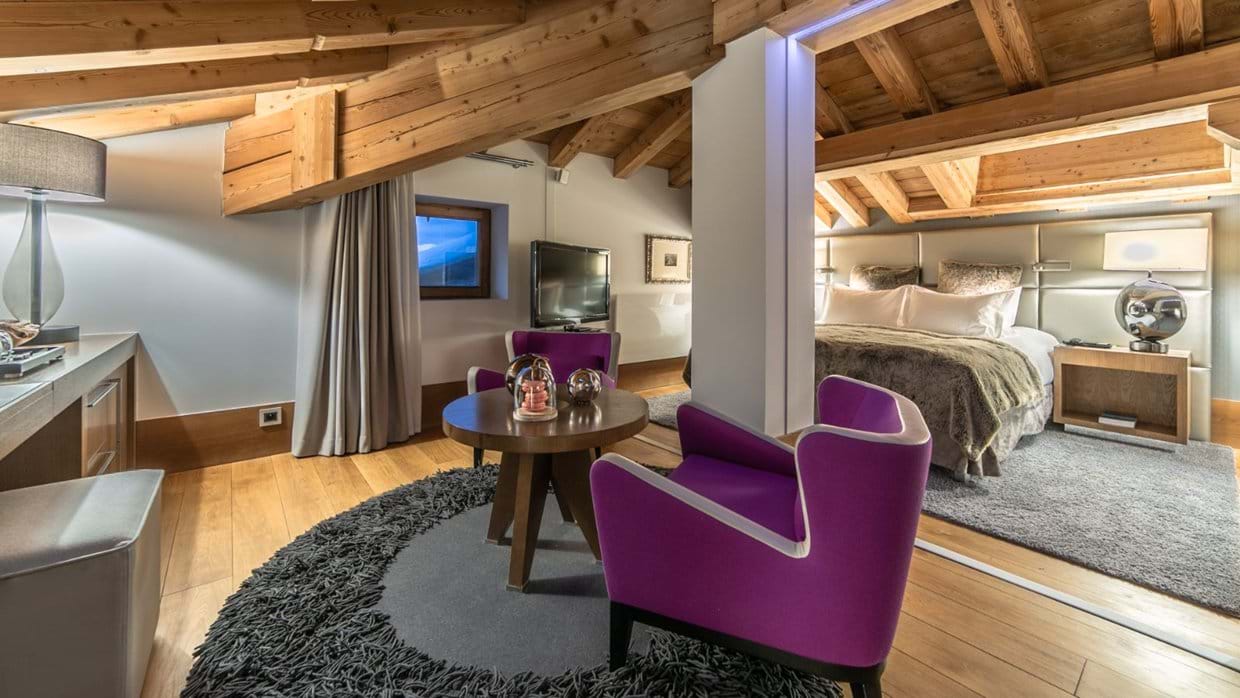 Luxury-Ski-Hotel-Courchevel-1850-Hotel-Le-Strato-Oxford-Ski-Bedroom (1).jpg