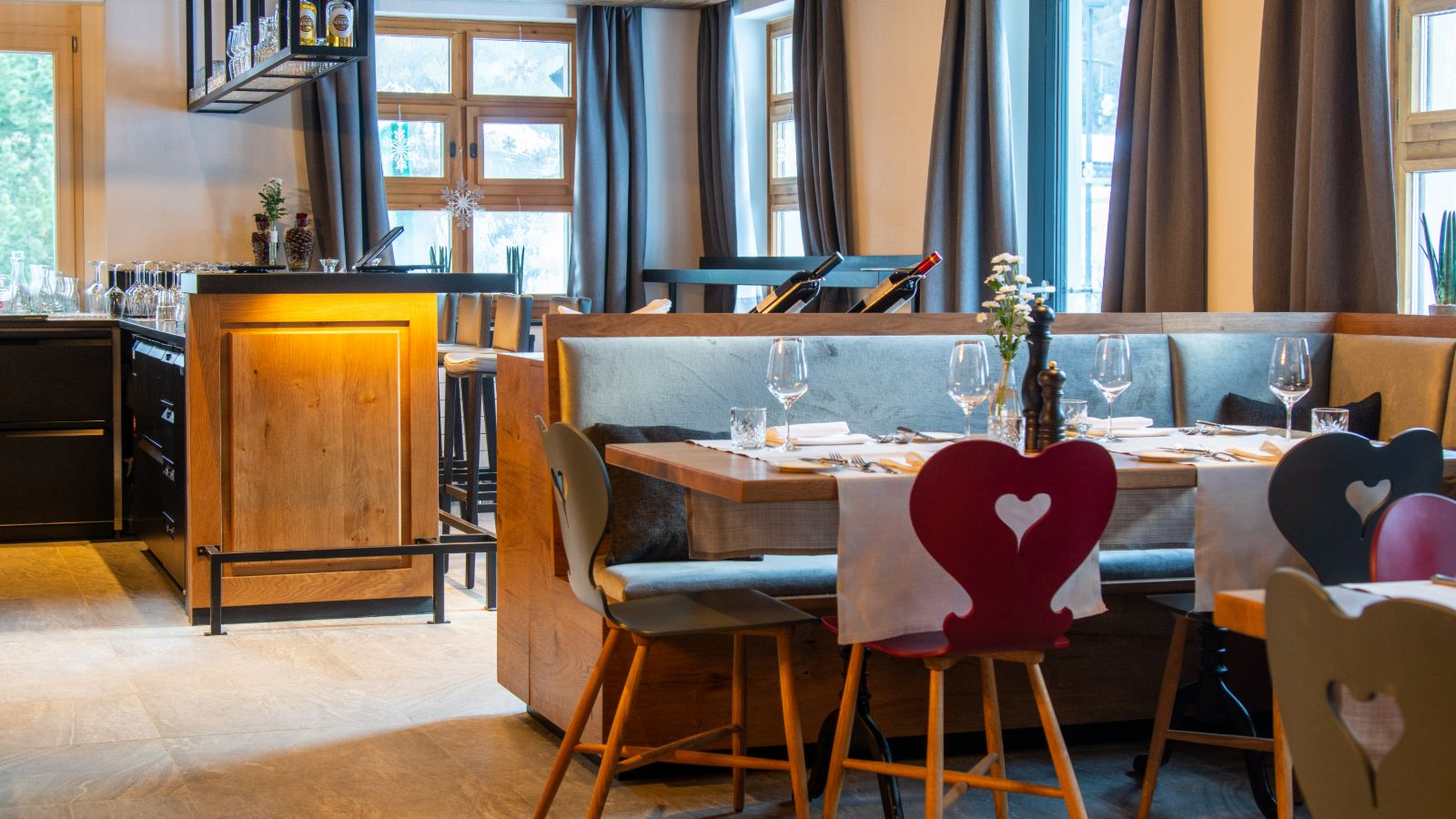 luxury-ski-hotels-saas-fee-walliserhof-oxford-ski (4).jpg