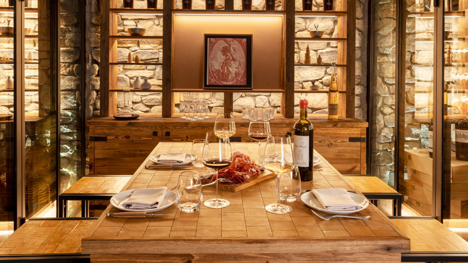 Luxury-Ski-Chalet-Meribel-Refuge-De-La-Traye-Oxford-Ski-Dining2.jpg